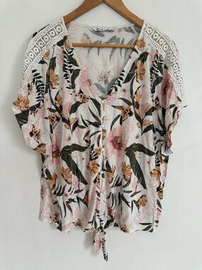 Reitmans Women Pink Floral Button Down Tie Hem Blouse Size 2X